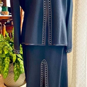 An elegant black two-piece evening skirt set. beautiful crystal embellishment